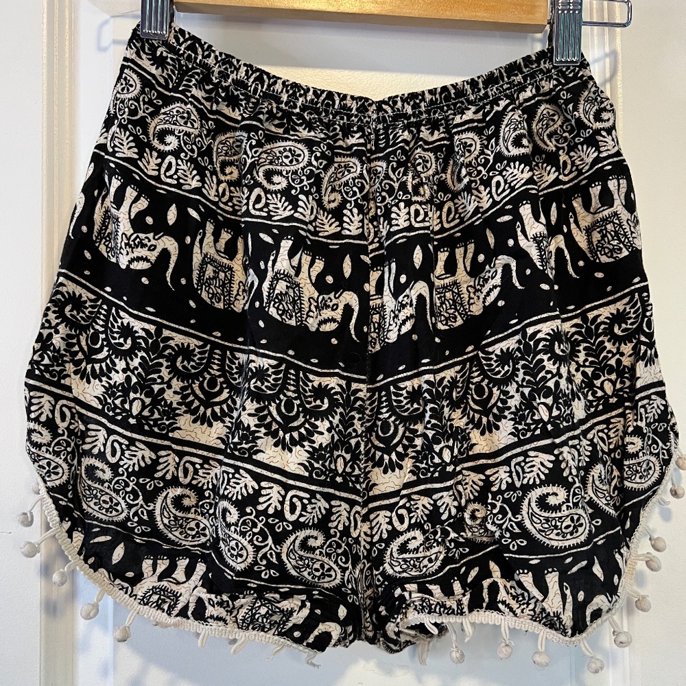loose and confutable shorts (M)